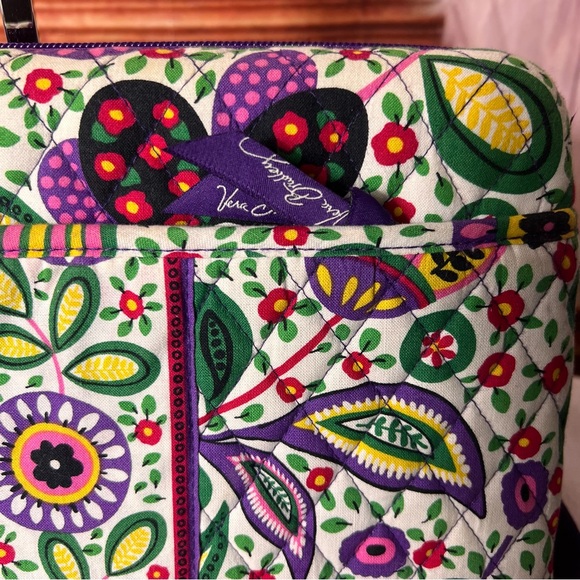 Vera Bradley 12” iPad Commuter Crossbody Bag in "Viva la Vera" Pattern excellent - Picture 3 of 8